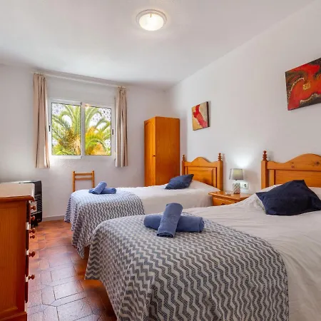 Las Palmeras Apartment *